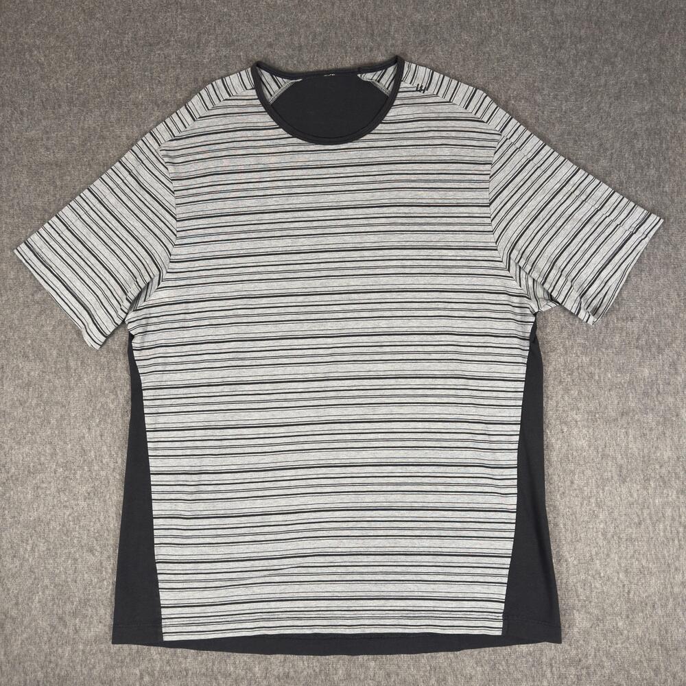 Lululemon 5 Year Basic Tee Shirt Mens Large Gray Black Stripe Short Sleeve